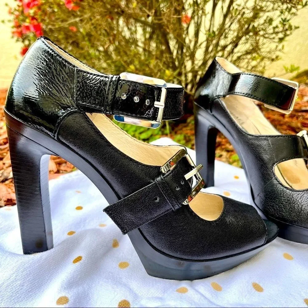 NEW MICHAEL KORS DESERT JETBLACK LEATHER BUCKLE STRAP HEELS 9-1/2M